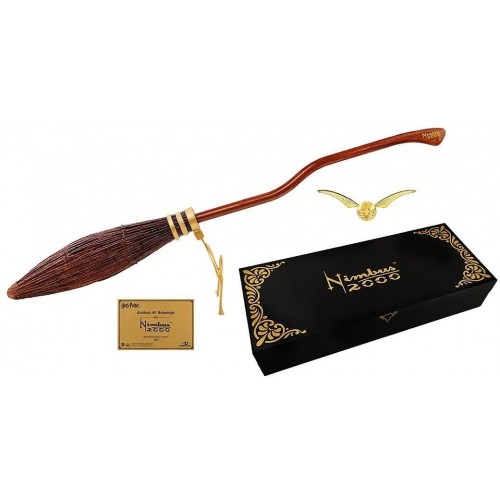 Replika Harry Potter - Koště Nimbus 2000 (se Zlatonkou)
