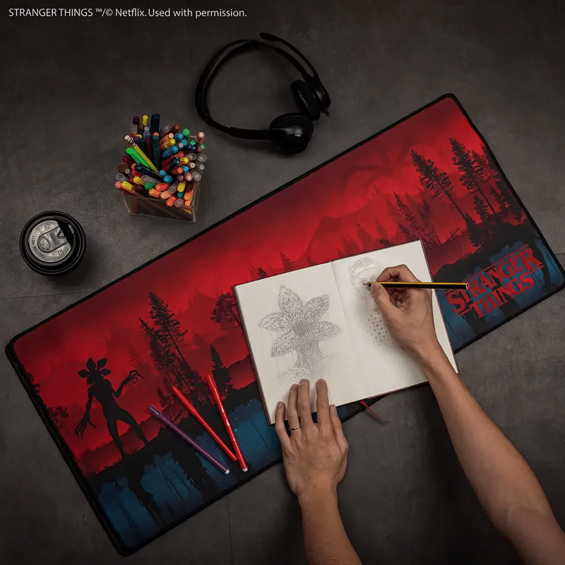 Podložka pod myš a klávesnici Stranger Things - Upside Down