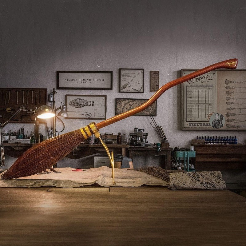 Replika Harry Potter - Koště Nimbus 2000