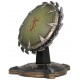 CHSV Stolní replika štítu "DOOM'S SHIELD SAW" se stojánkem - DOOM: The Dark Ages