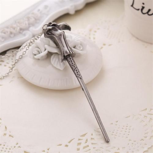 Harry Potter kouzelnická hůlka z filmu Harry Potter